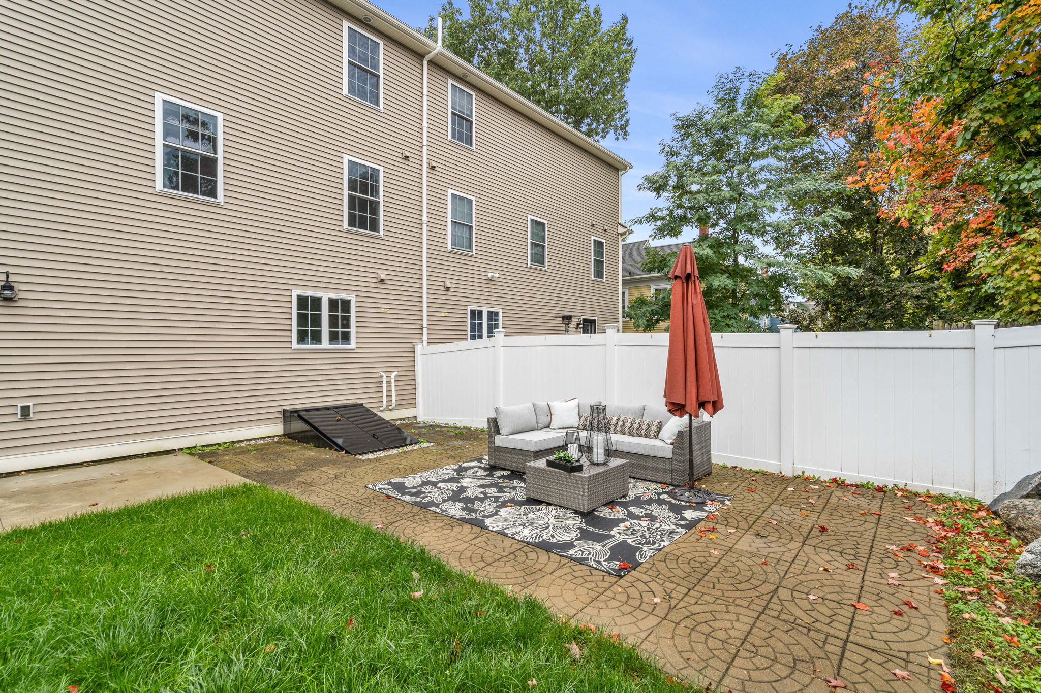 27 Pearl St, Wakefield, MA 01880, USA Photo 8