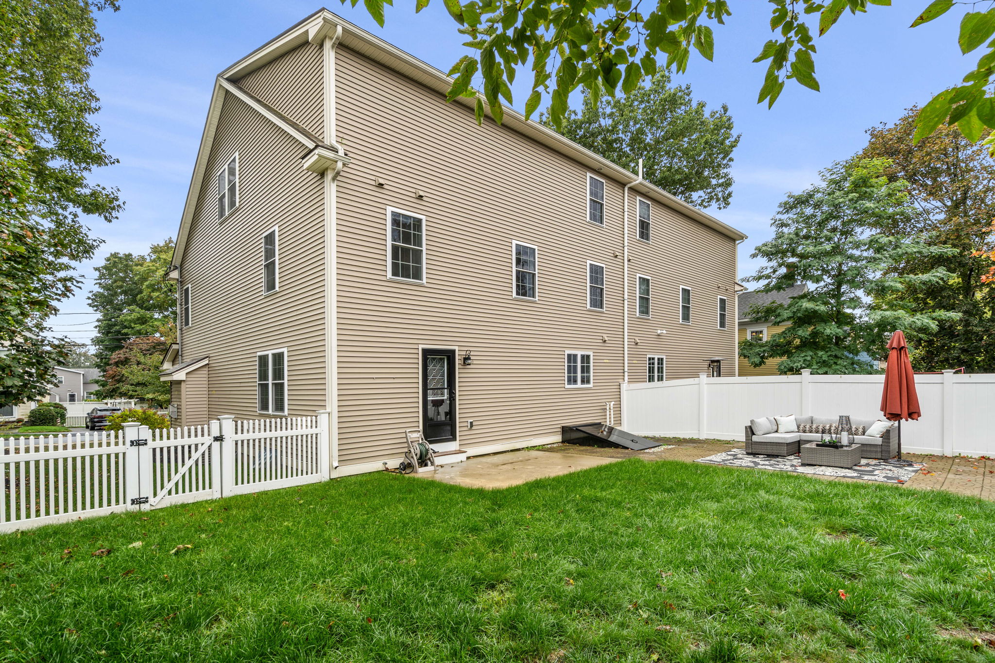 27 Pearl St, Wakefield, MA 01880, USA Photo 10