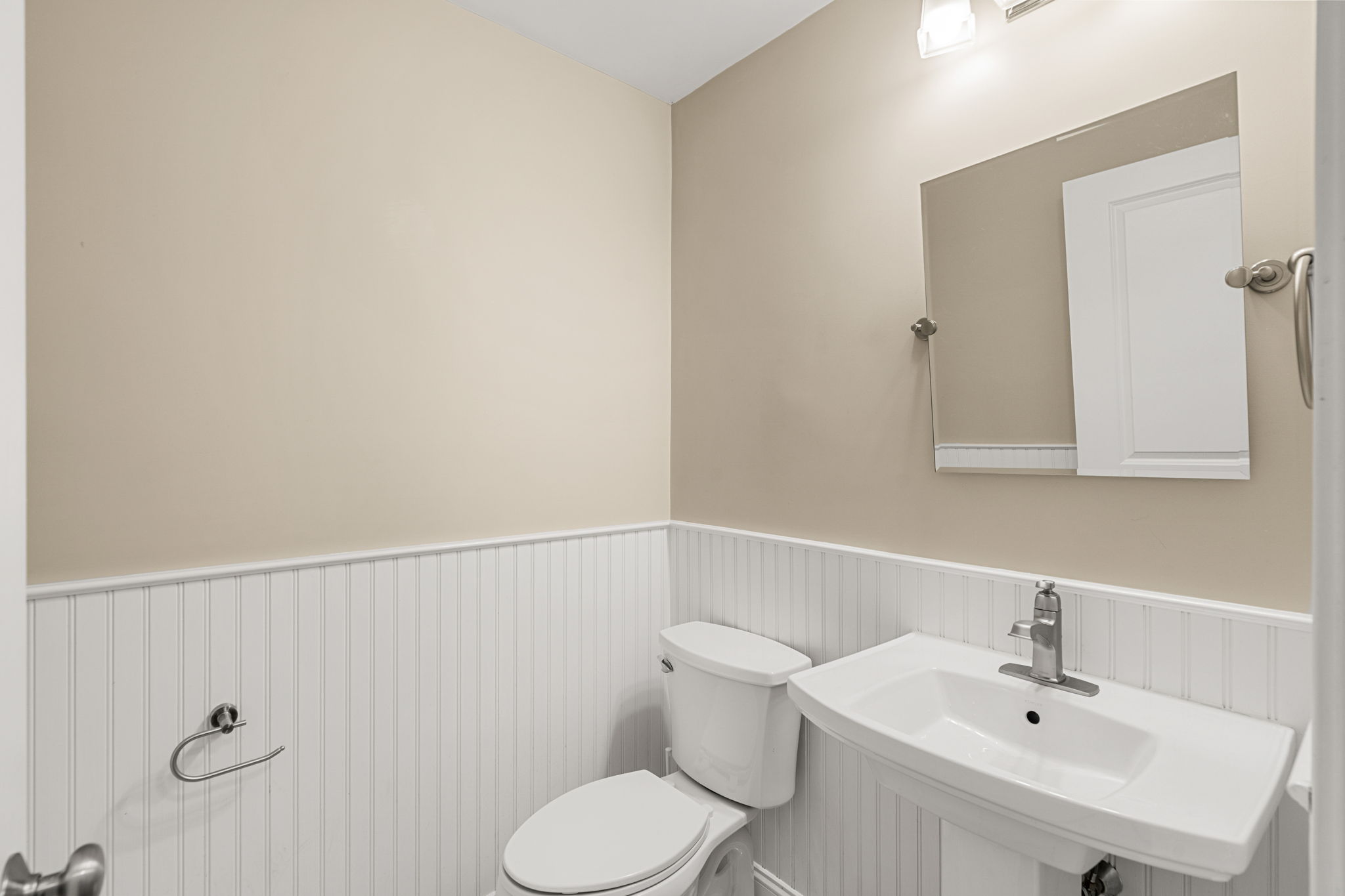 27 Pearl St, Wakefield, MA 01880, USA Photo 35