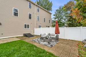 27 Pearl St, Wakefield, MA 01880, USA Photo 7