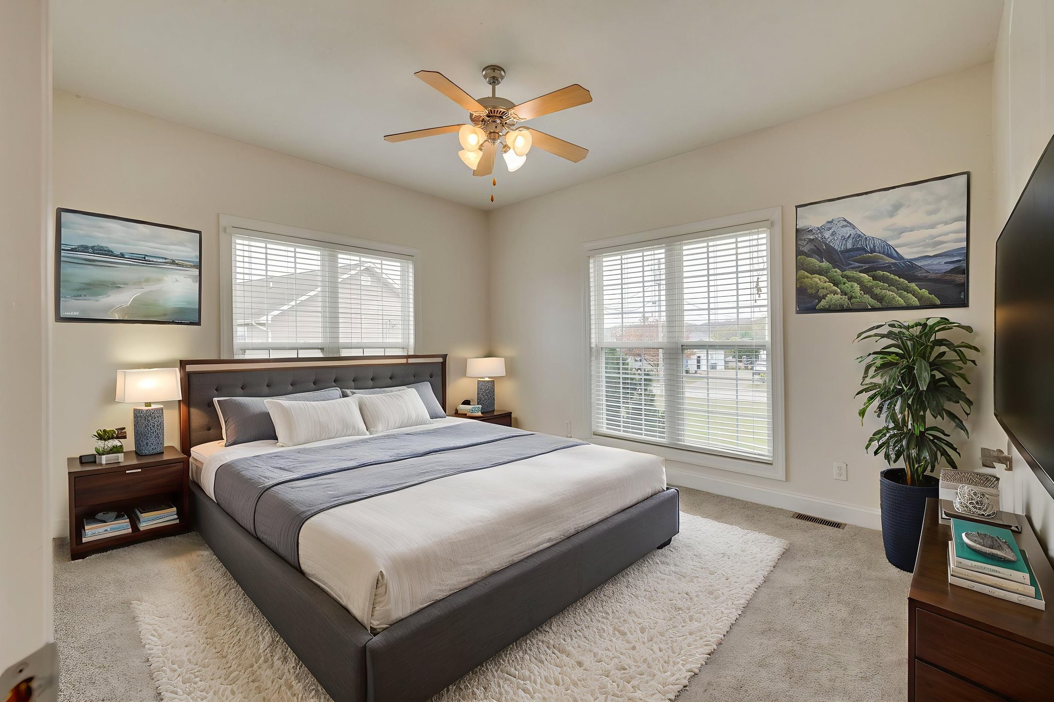 028 virtually staged.jpeg