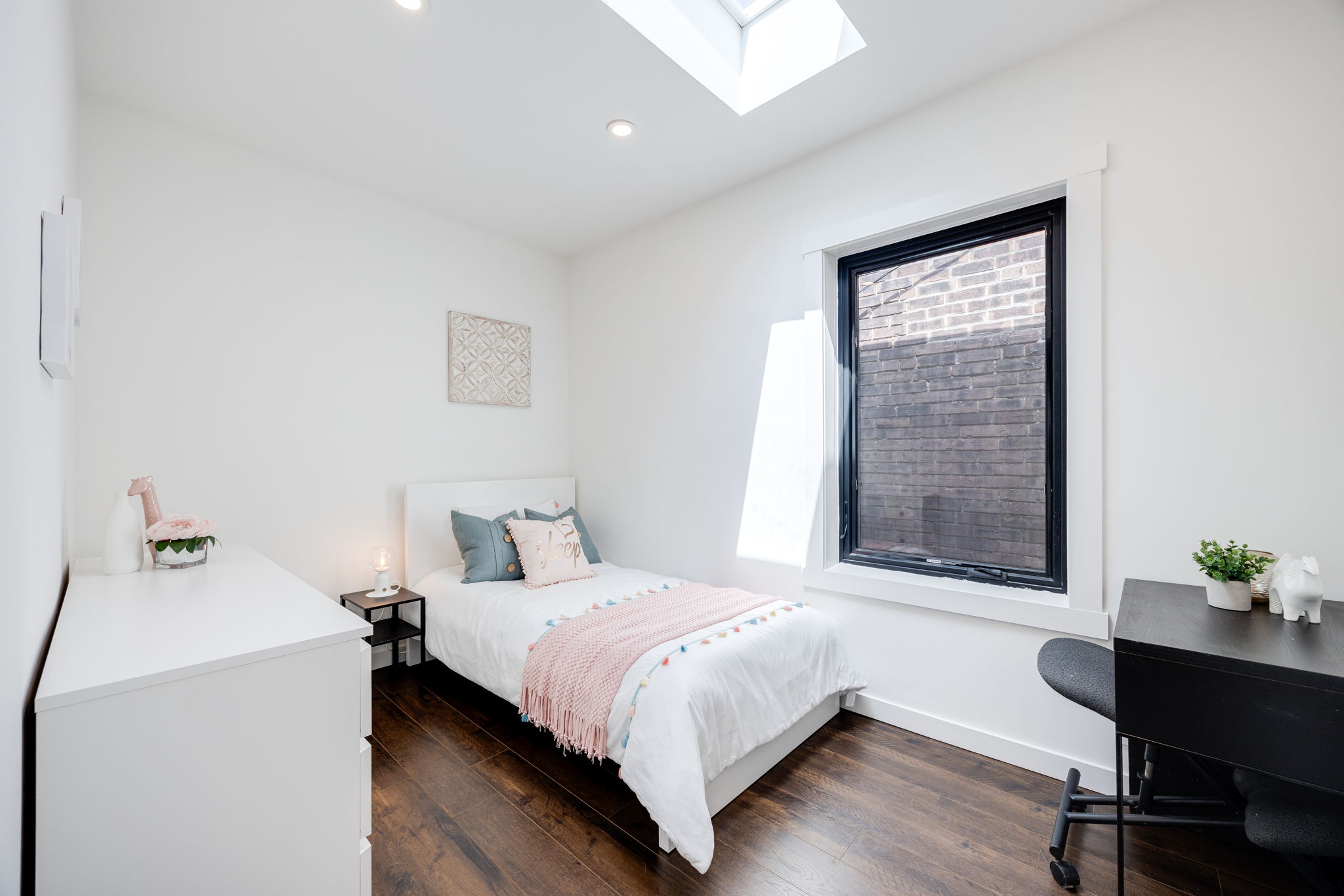 Toronto property showcase — delivered property photograph 25