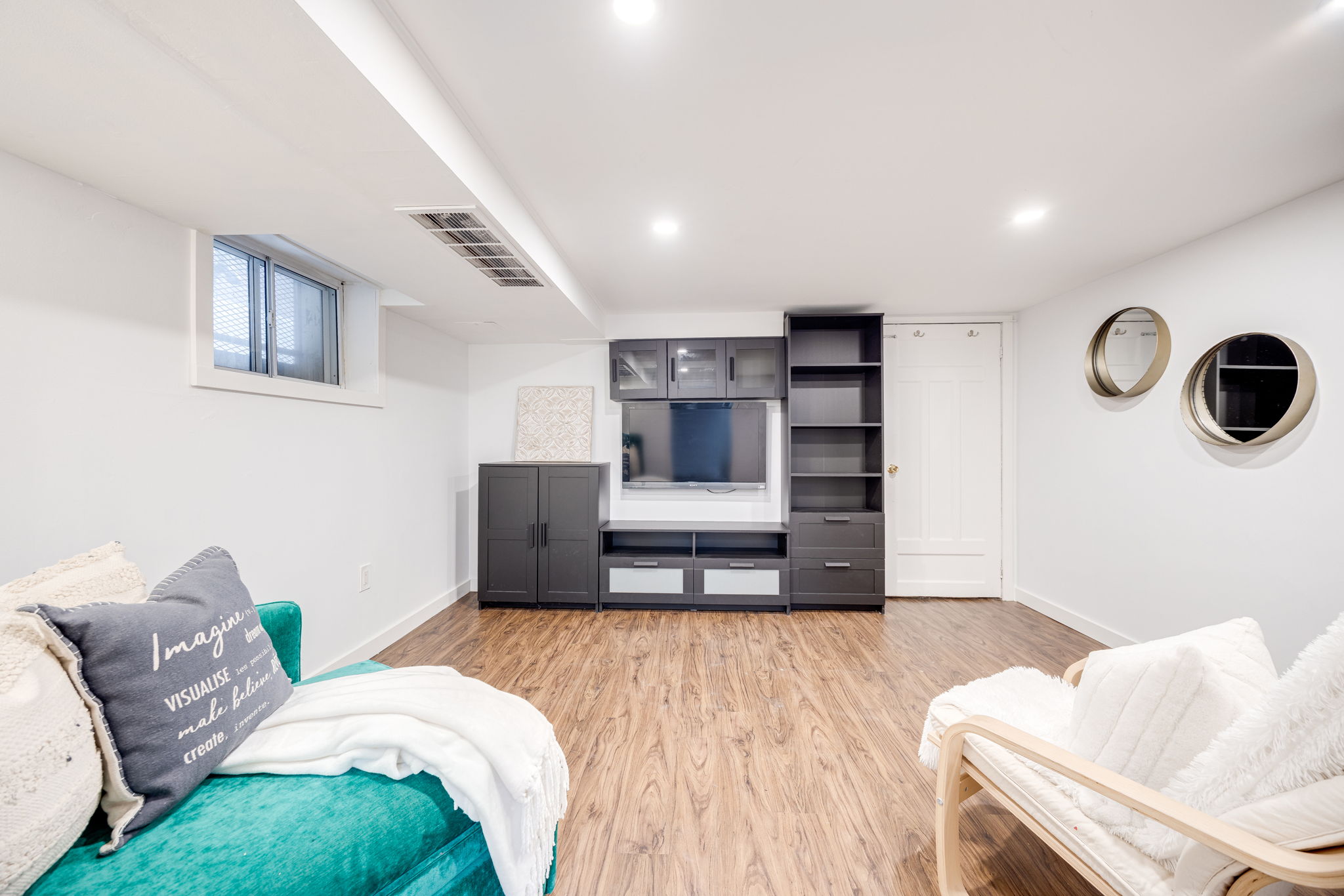Toronto property showcase — delivered property photograph 33