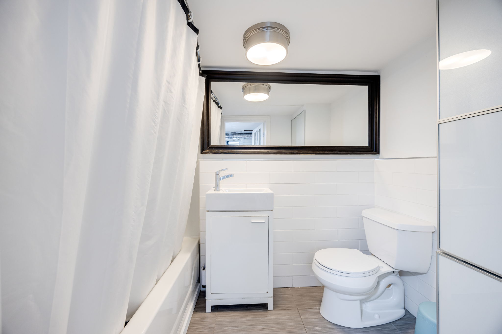 Toronto property showcase — delivered property photograph 35