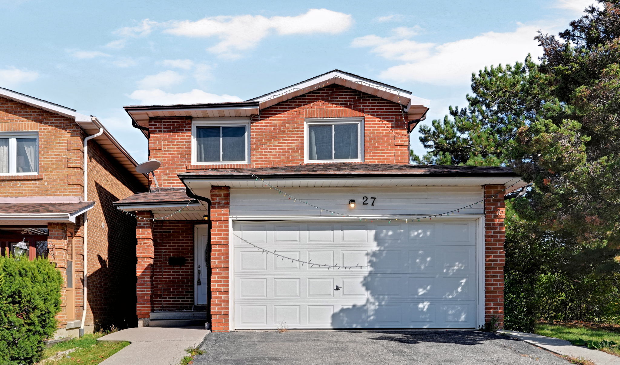 27 Saturn Dr Brampton, ON L6V 3X6