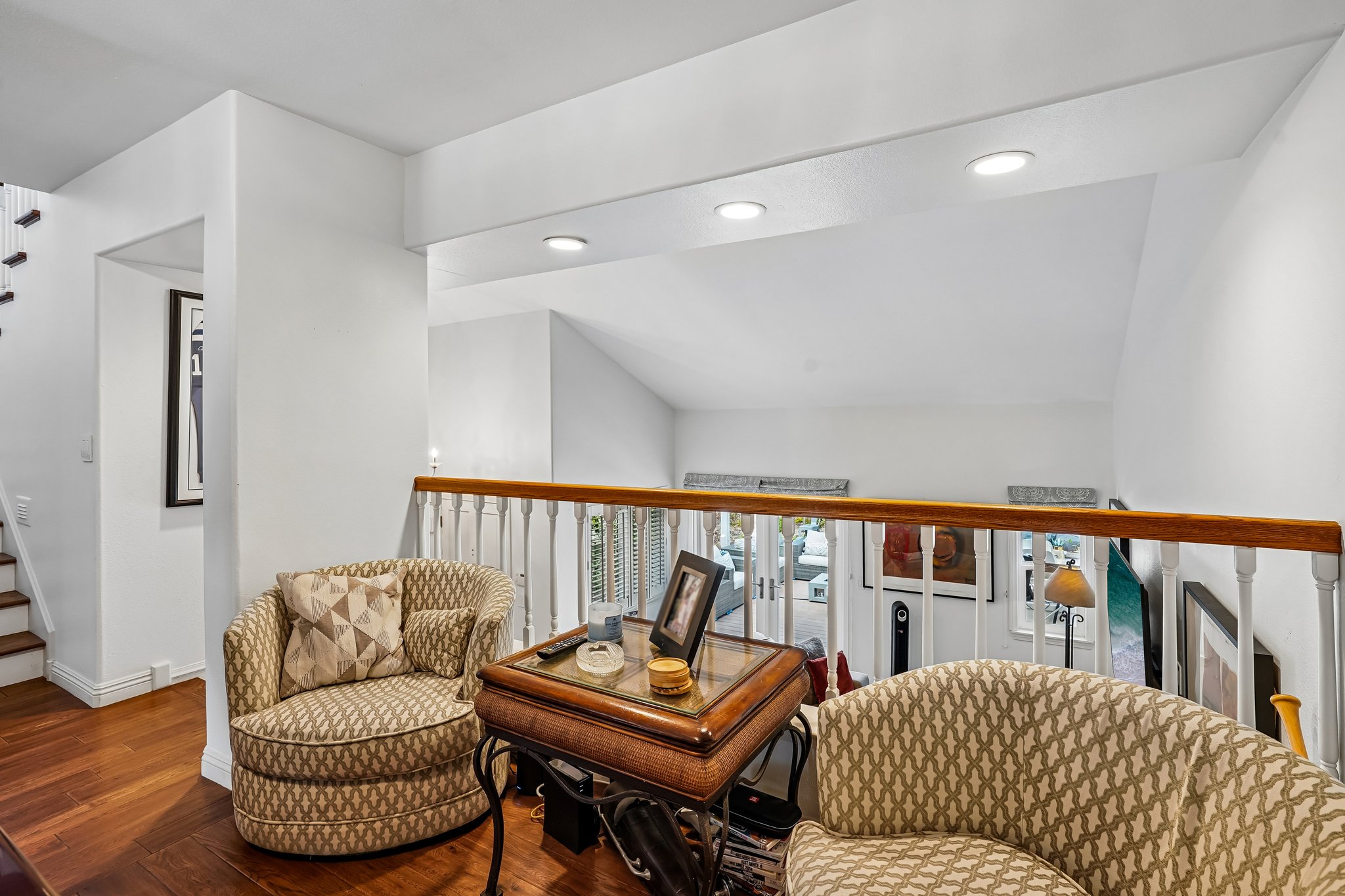 Tiburon Ct-S0805-033.jpg