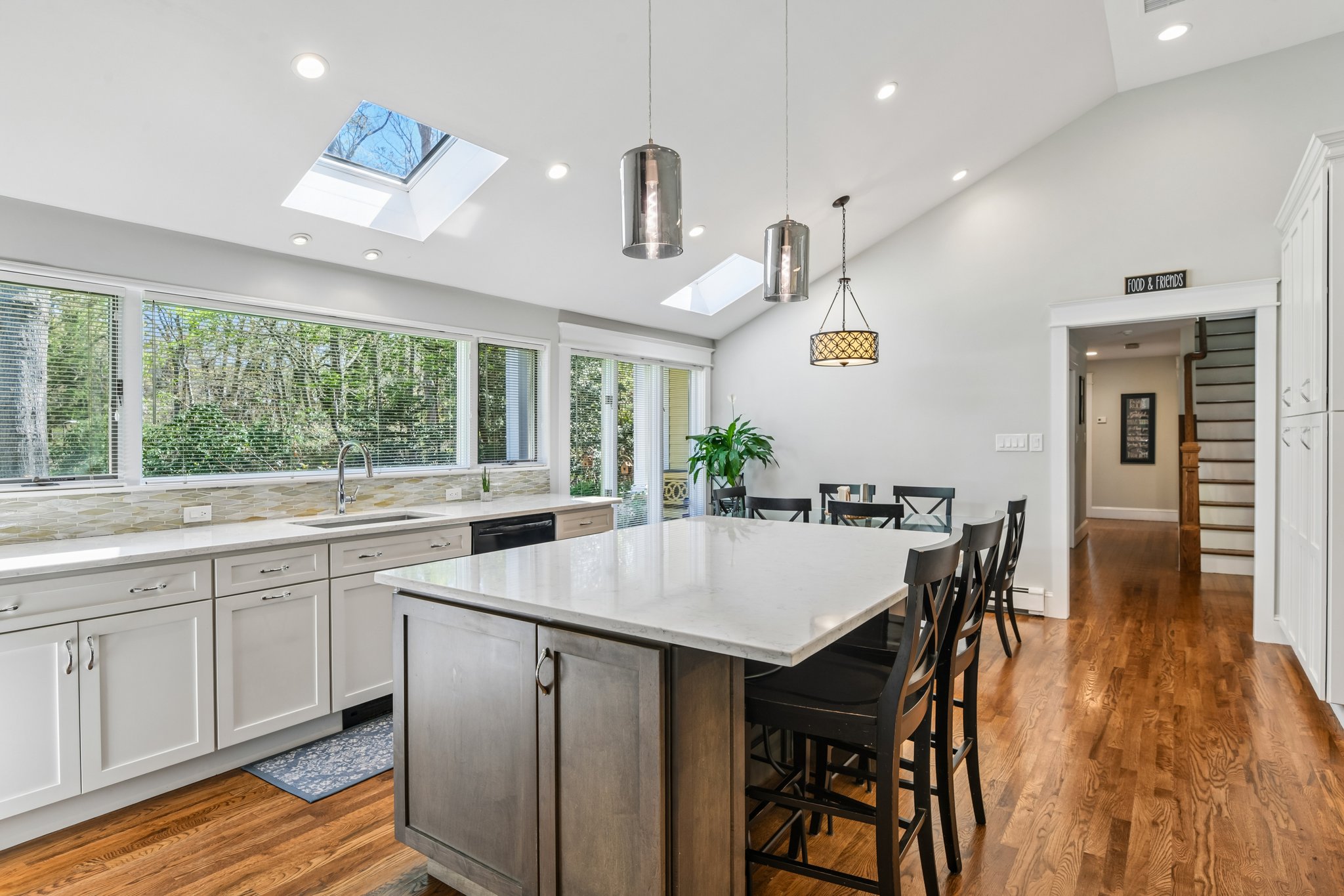 Treeview Dr-S2204-013.jpg