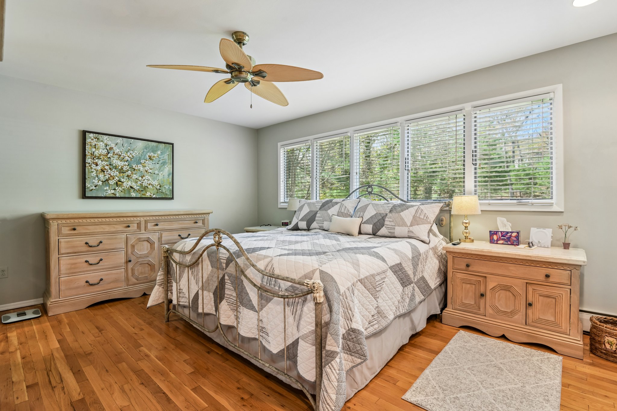 Treeview Dr-S2204-017.jpg