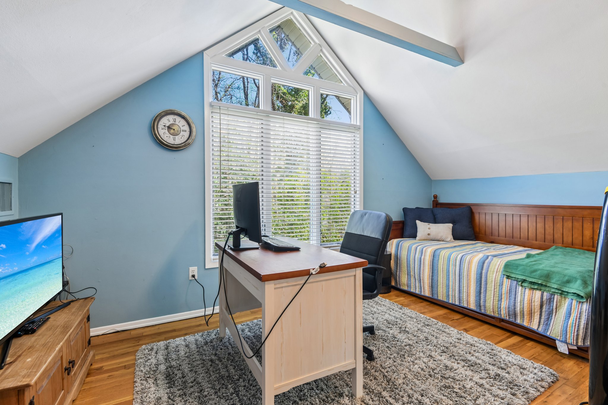 Treeview Dr-S2204-029.jpg