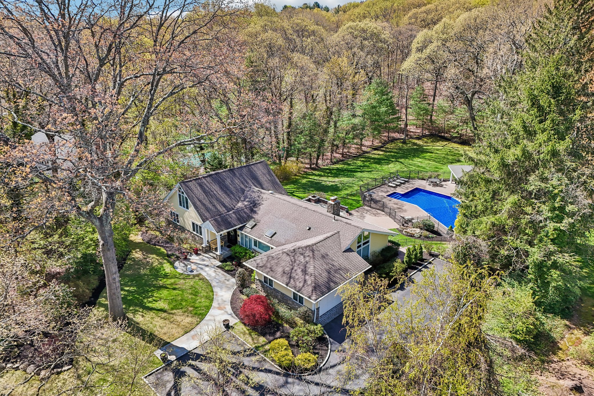 Treeview Dr-S2204-040.jpg