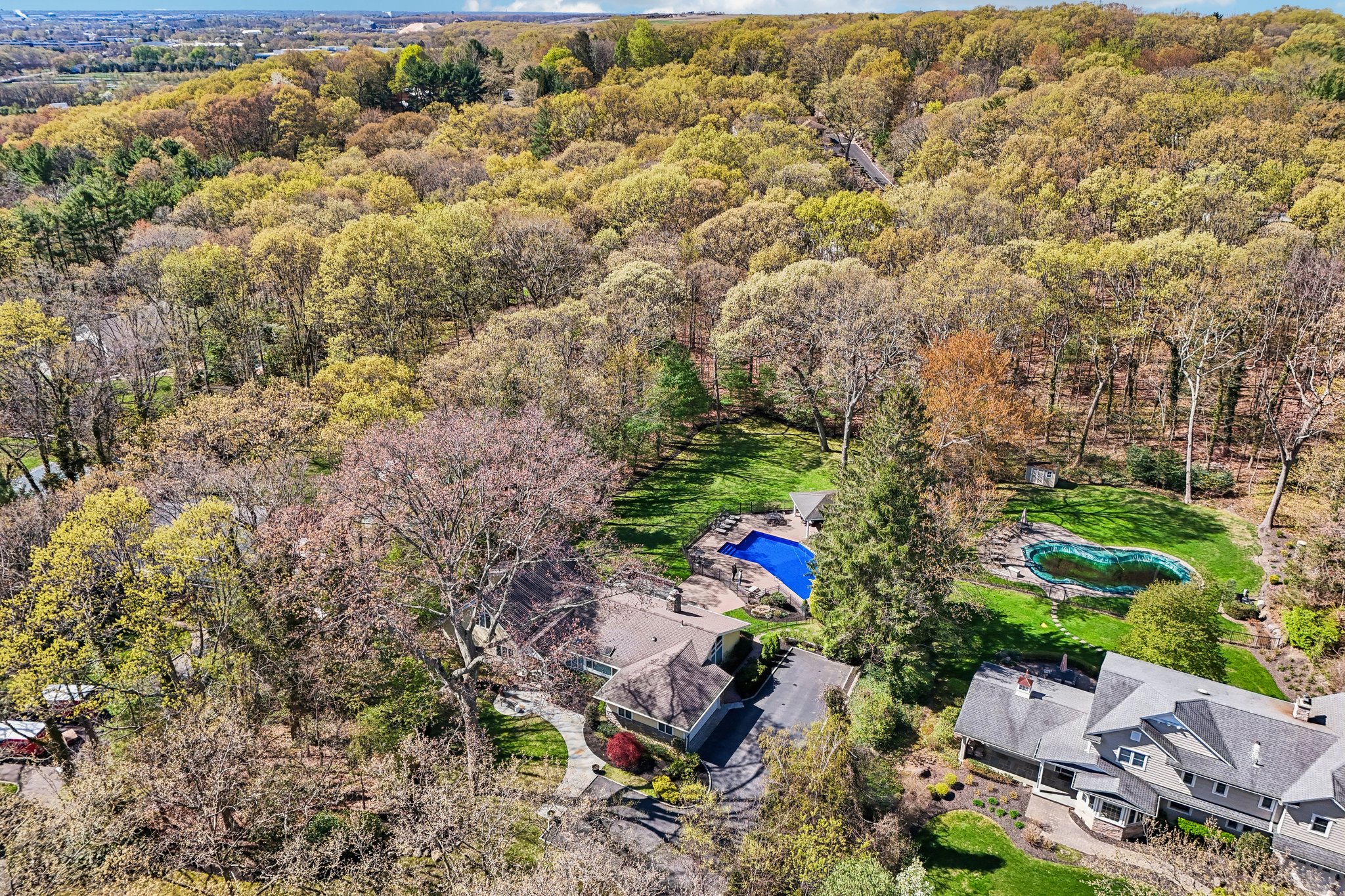 Treeview Dr-S2204-042.jpg