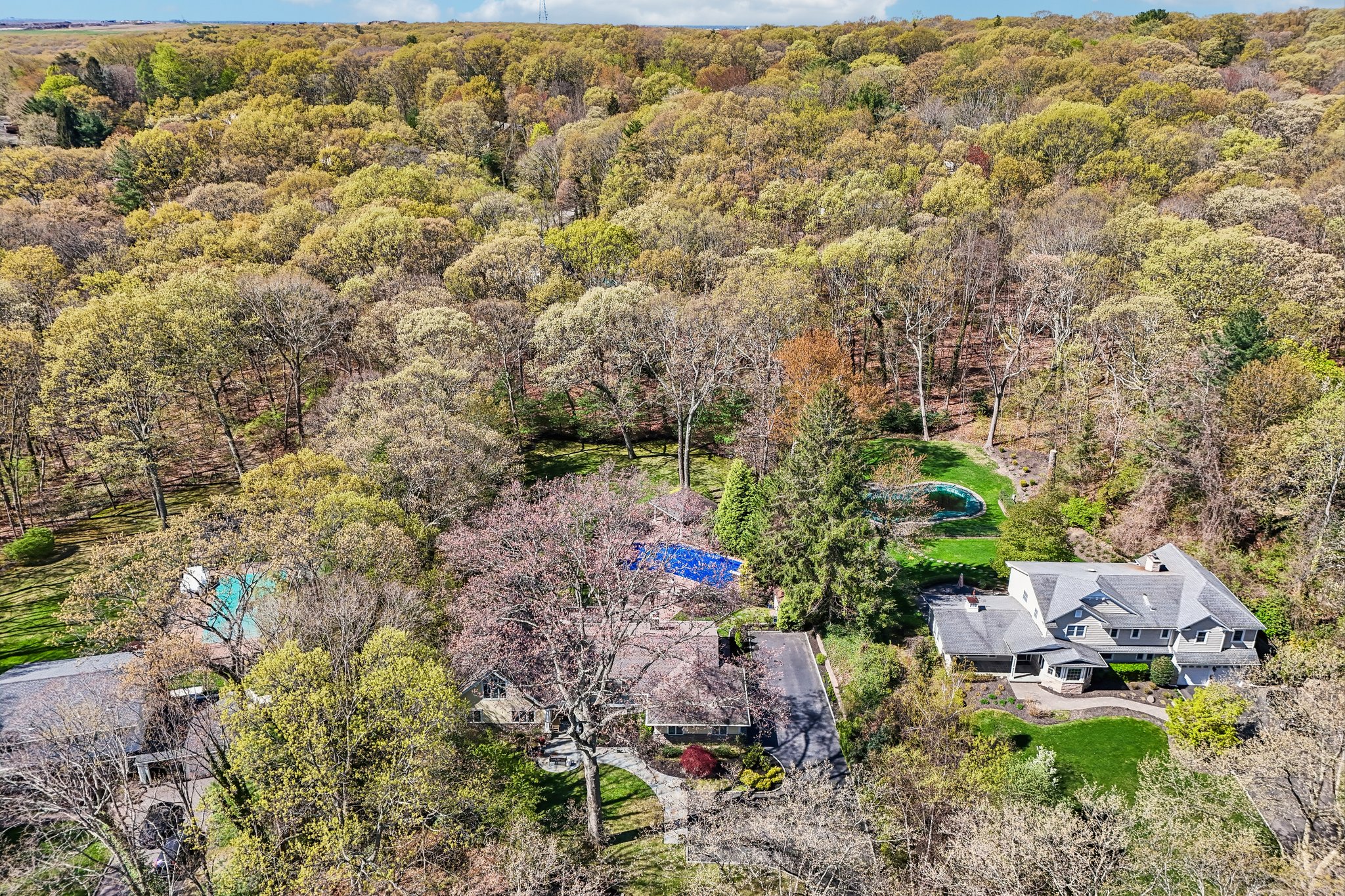 Treeview Dr-S2204-043.jpg