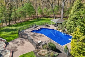 Treeview Dr-S2204-049.jpg