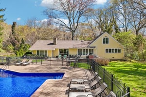 Treeview Dr-S2204-054.jpg