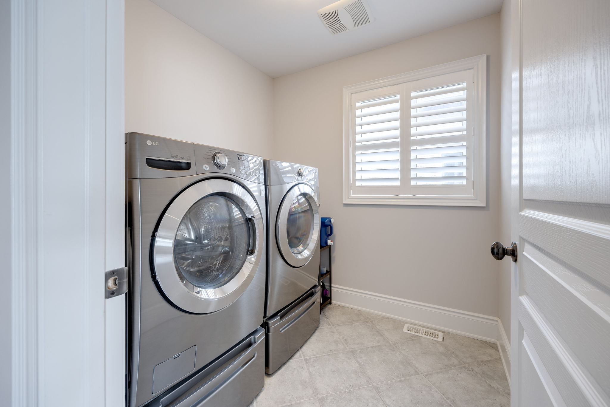 Aurora property showcase — delivered property photograph 39