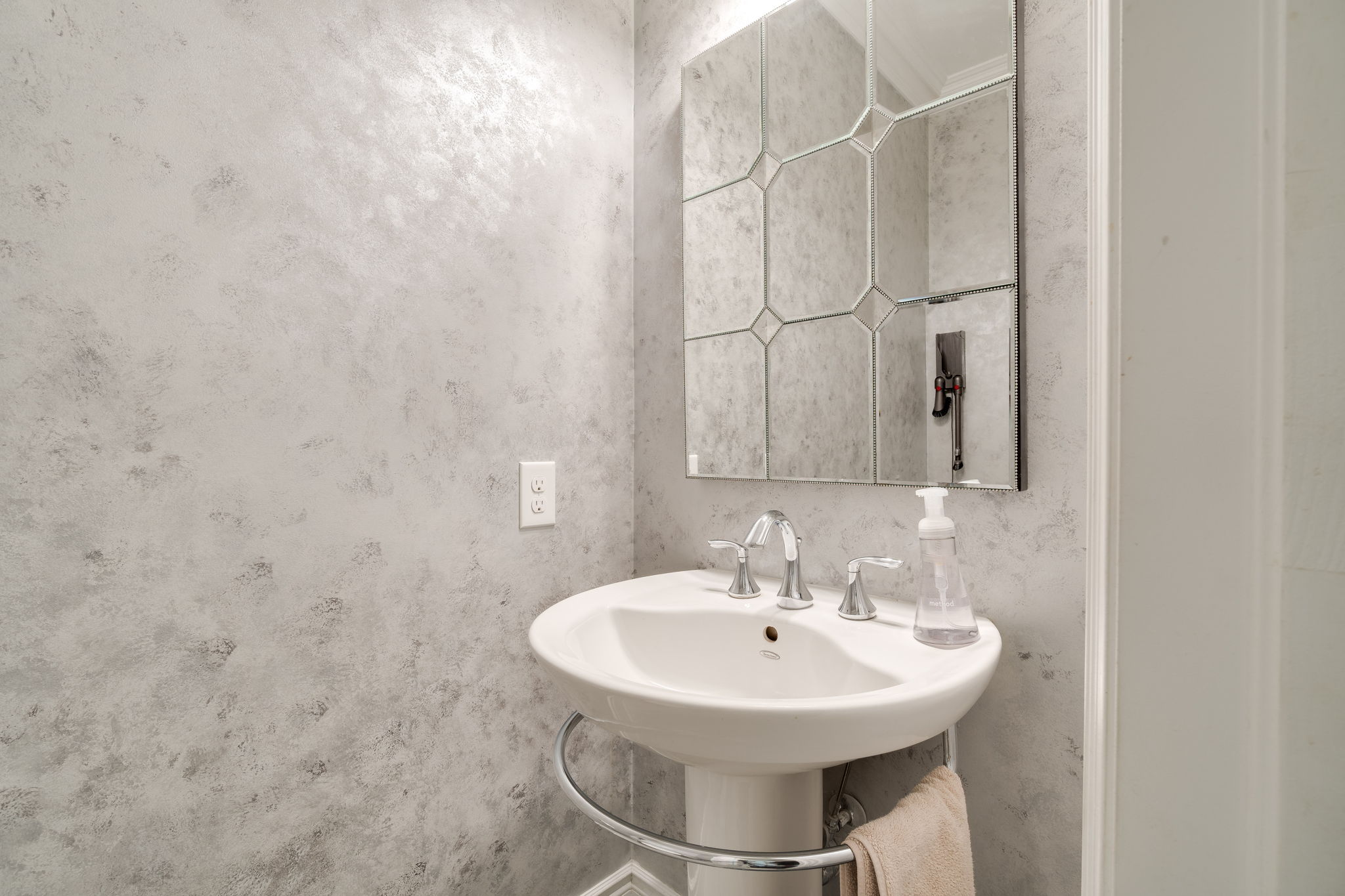 Aurora property showcase — delivered property photograph 21