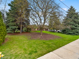 27 Vaughan Blvd, Vaughan ON — real estate photography by Amazing Photo Video