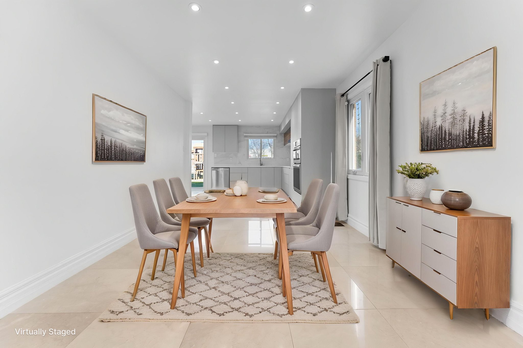 DSC05475 virtually staged.jpeg