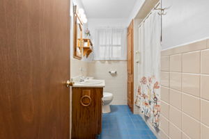27 Walton St, Wakefield, MA 01880, USA Photo 10