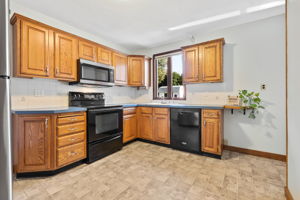27 Walton St, Wakefield, MA 01880, USA Photo 4