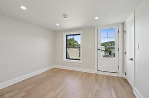 3rd Fl - Flex/Office access to Deck