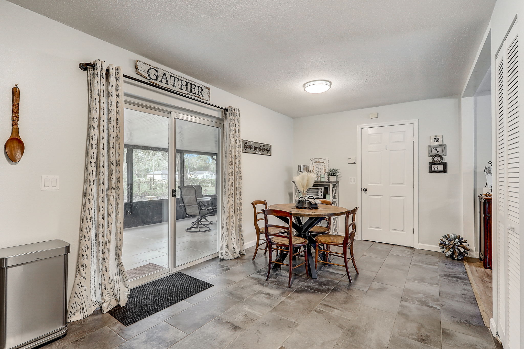 Dogwood Ave-013