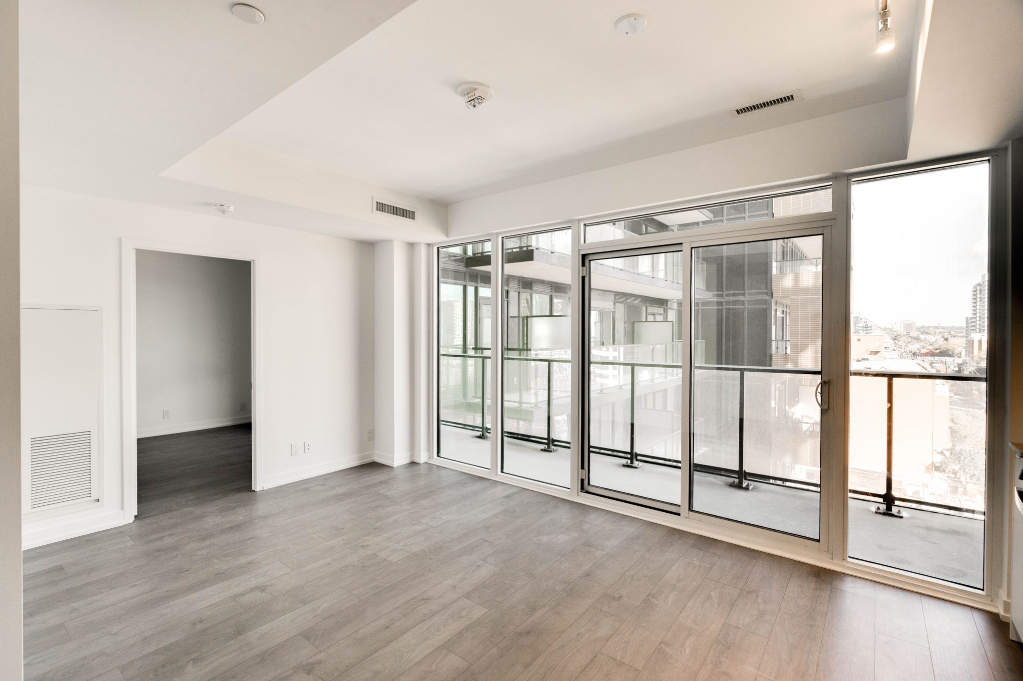 270 Dufferin St Unit 702 Toronto, ON M6K 0H8