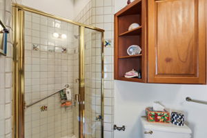  Photo 40
