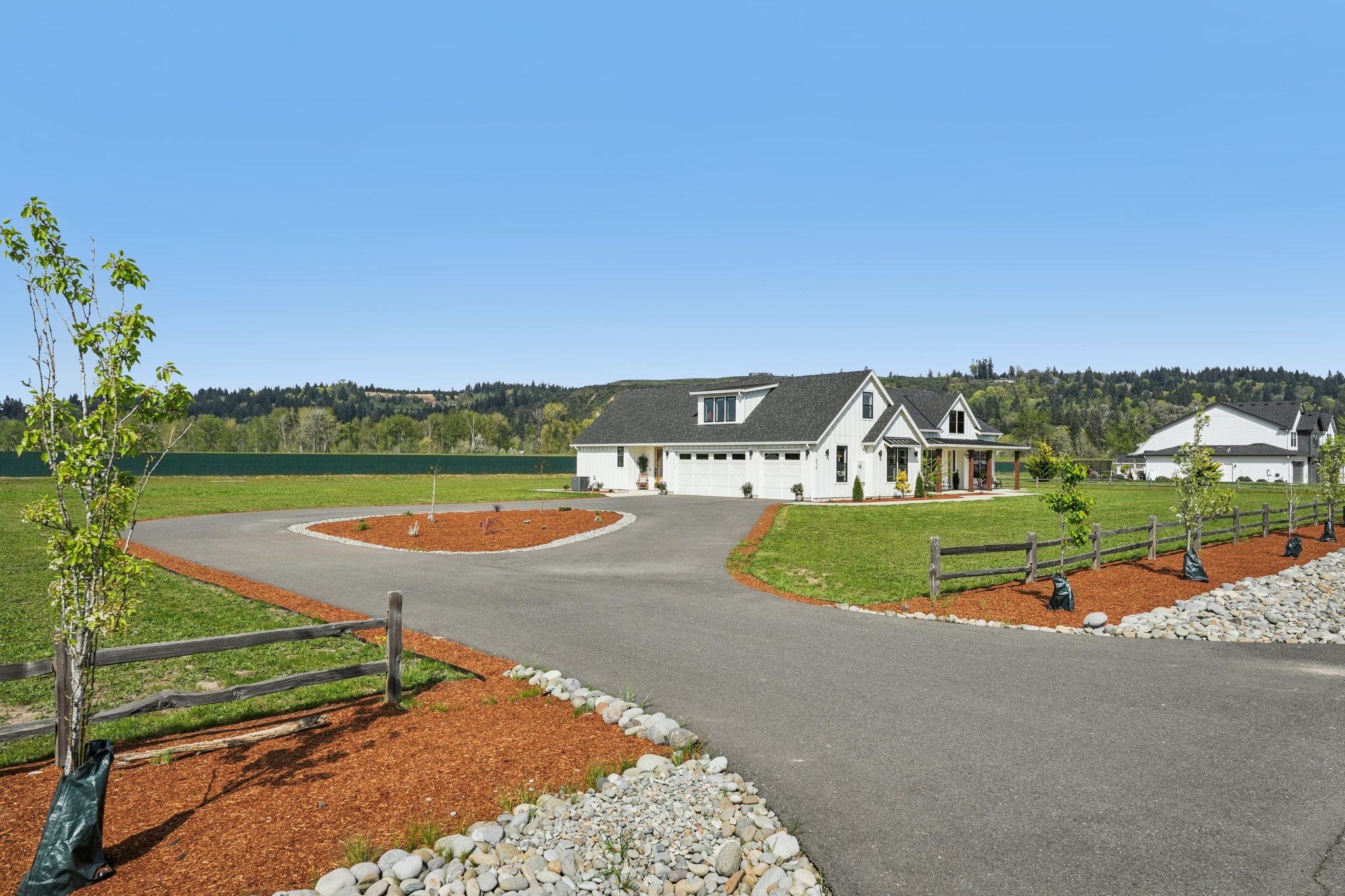 Tulip Ln-S1104-002.jpg