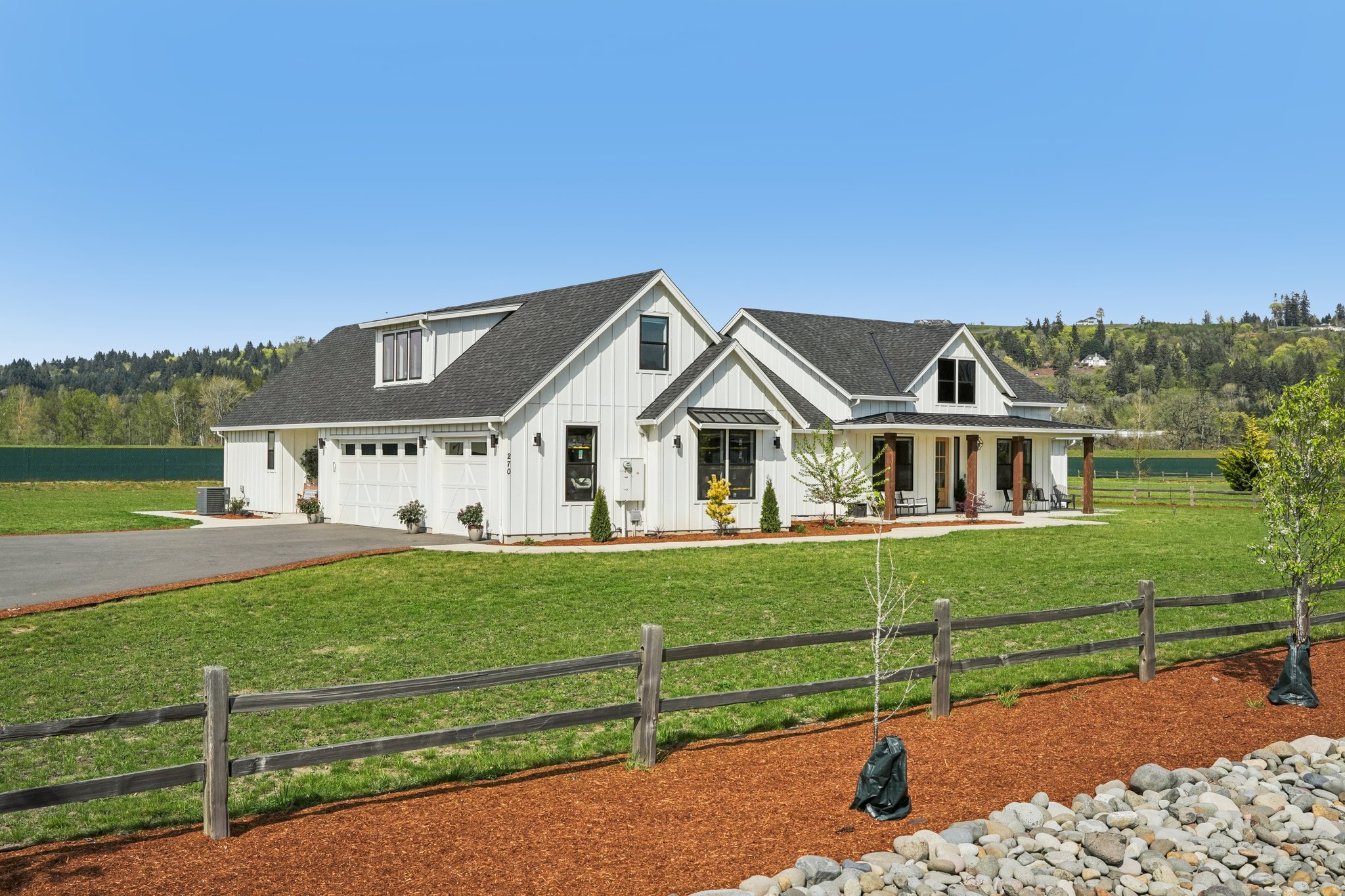 Tulip Ln-S1104-005.jpg