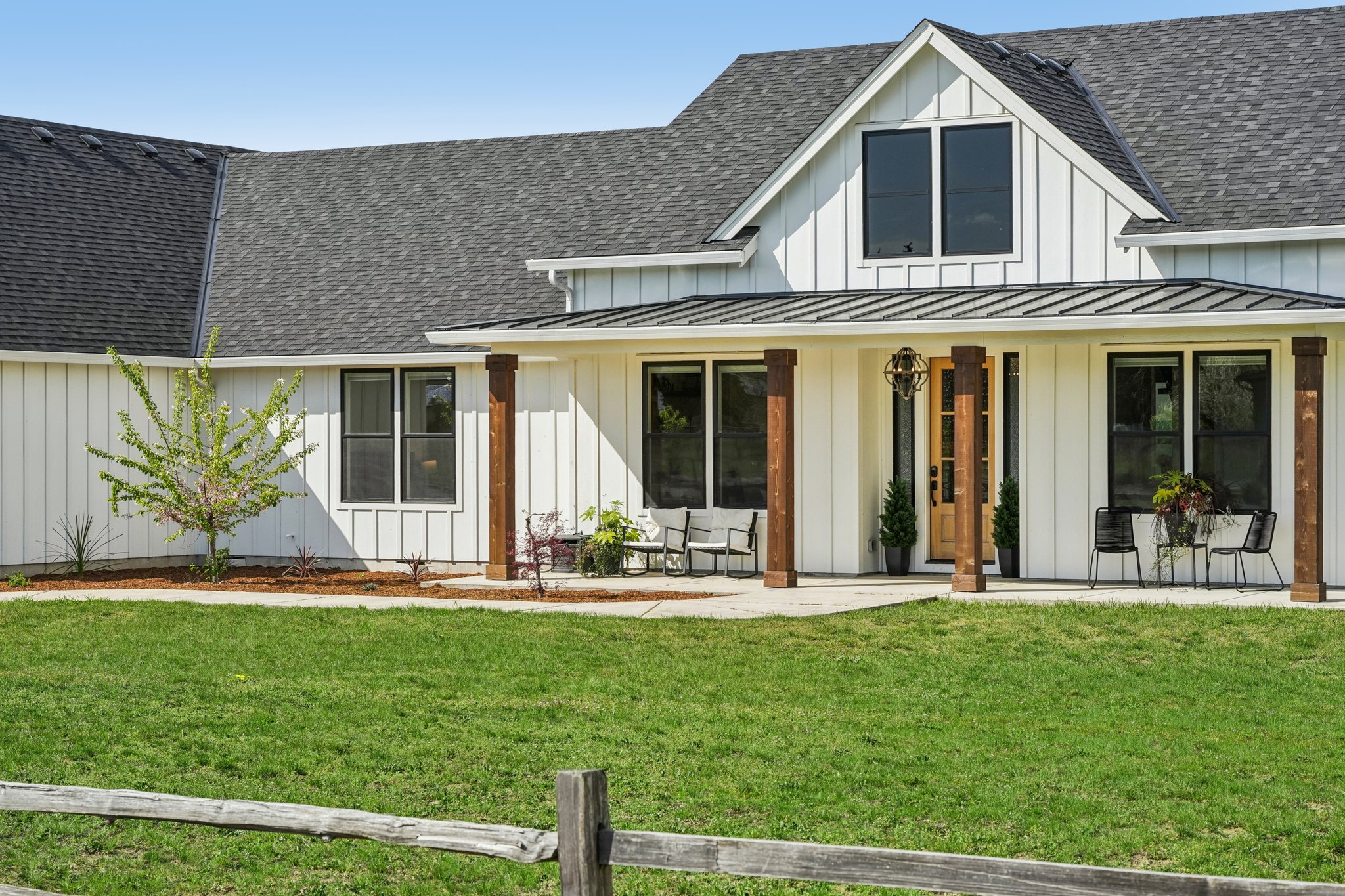 Tulip Ln-S1104-006.jpg