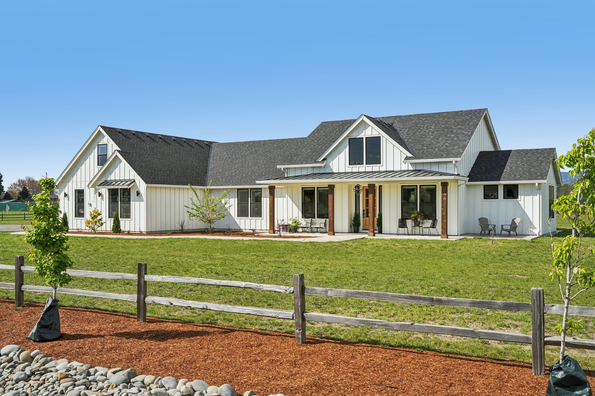 Tulip Ln-S1104-007.jpg