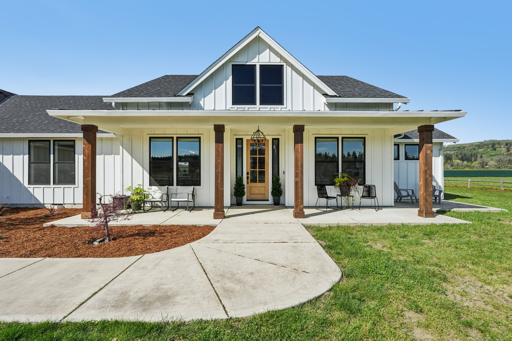 Tulip Ln-S1104-009.jpg