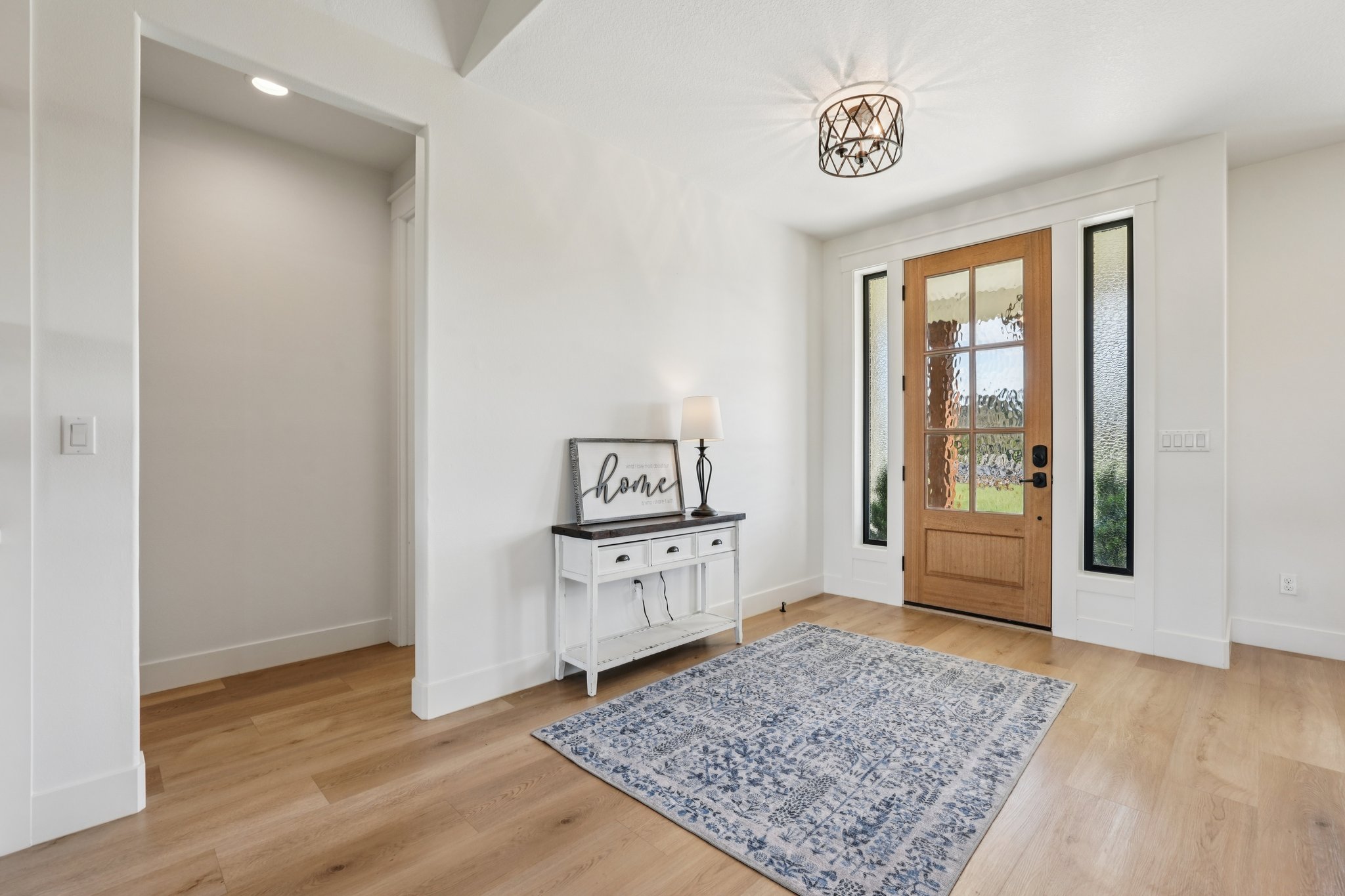 Tulip Ln-S1104-010.jpg