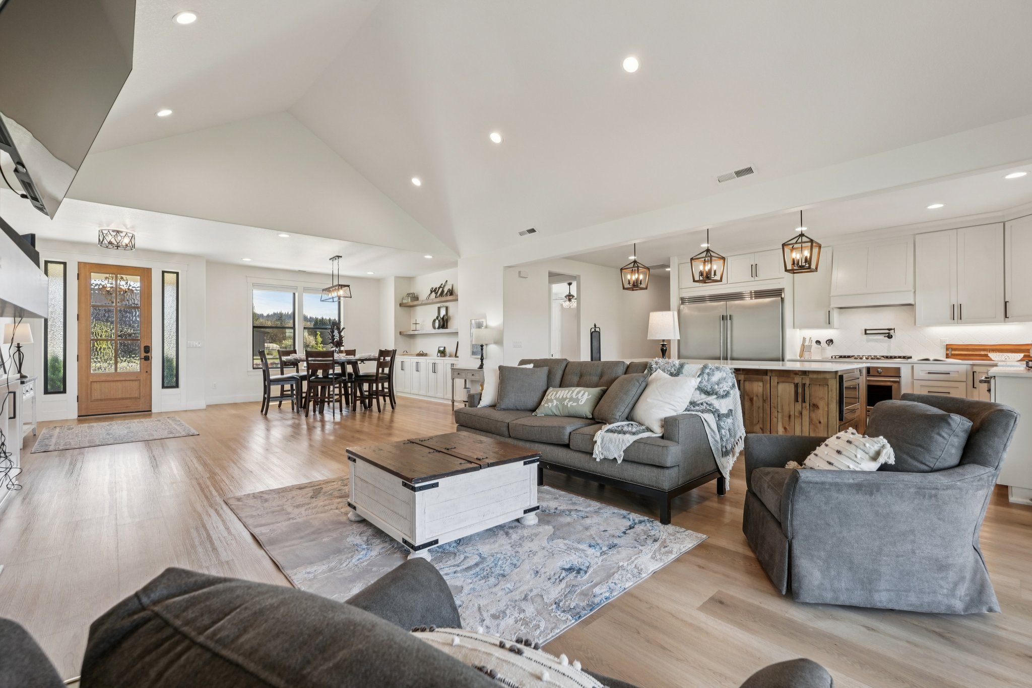 Tulip Ln-S1104-014.jpg