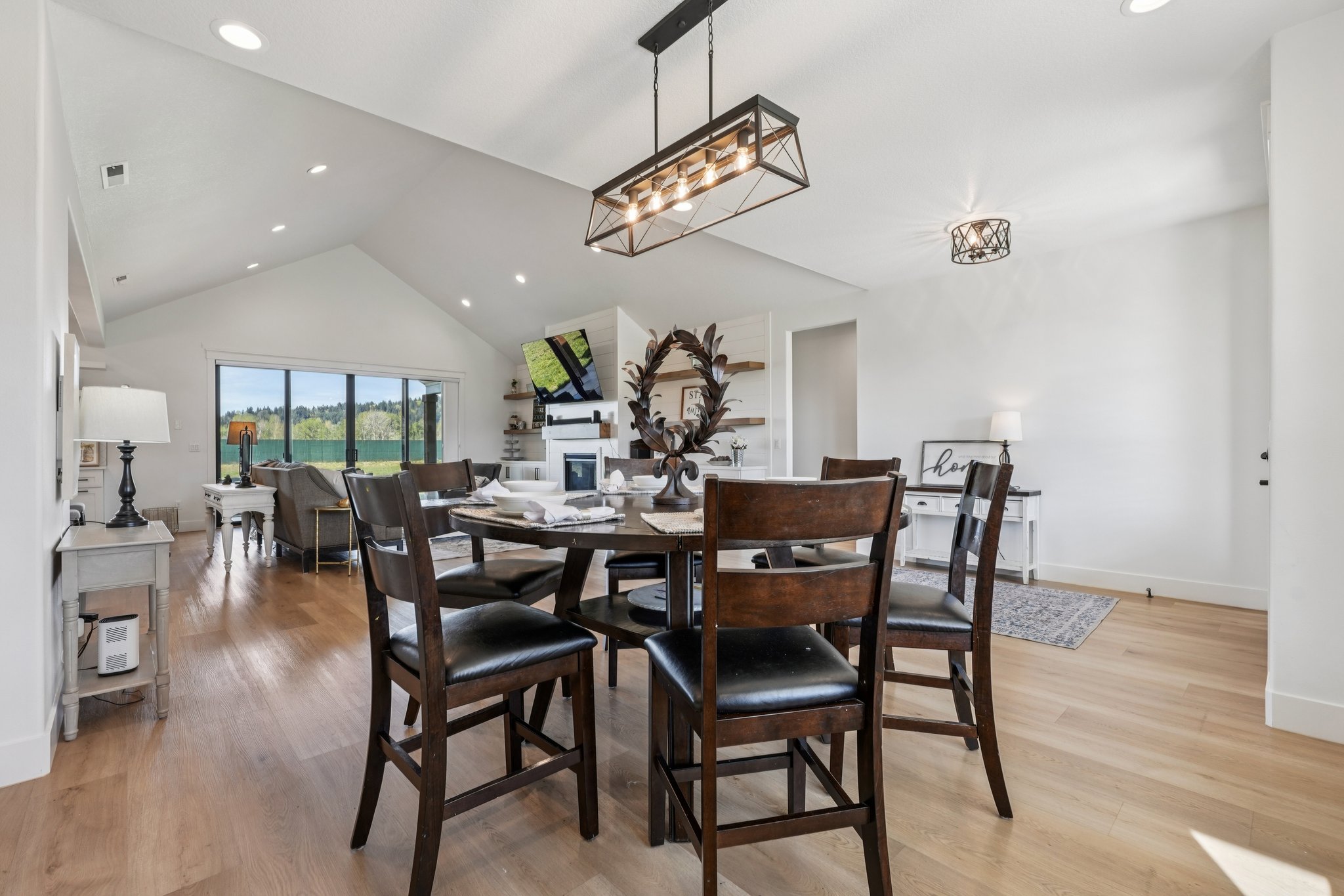 Tulip Ln-S1104-016.jpg