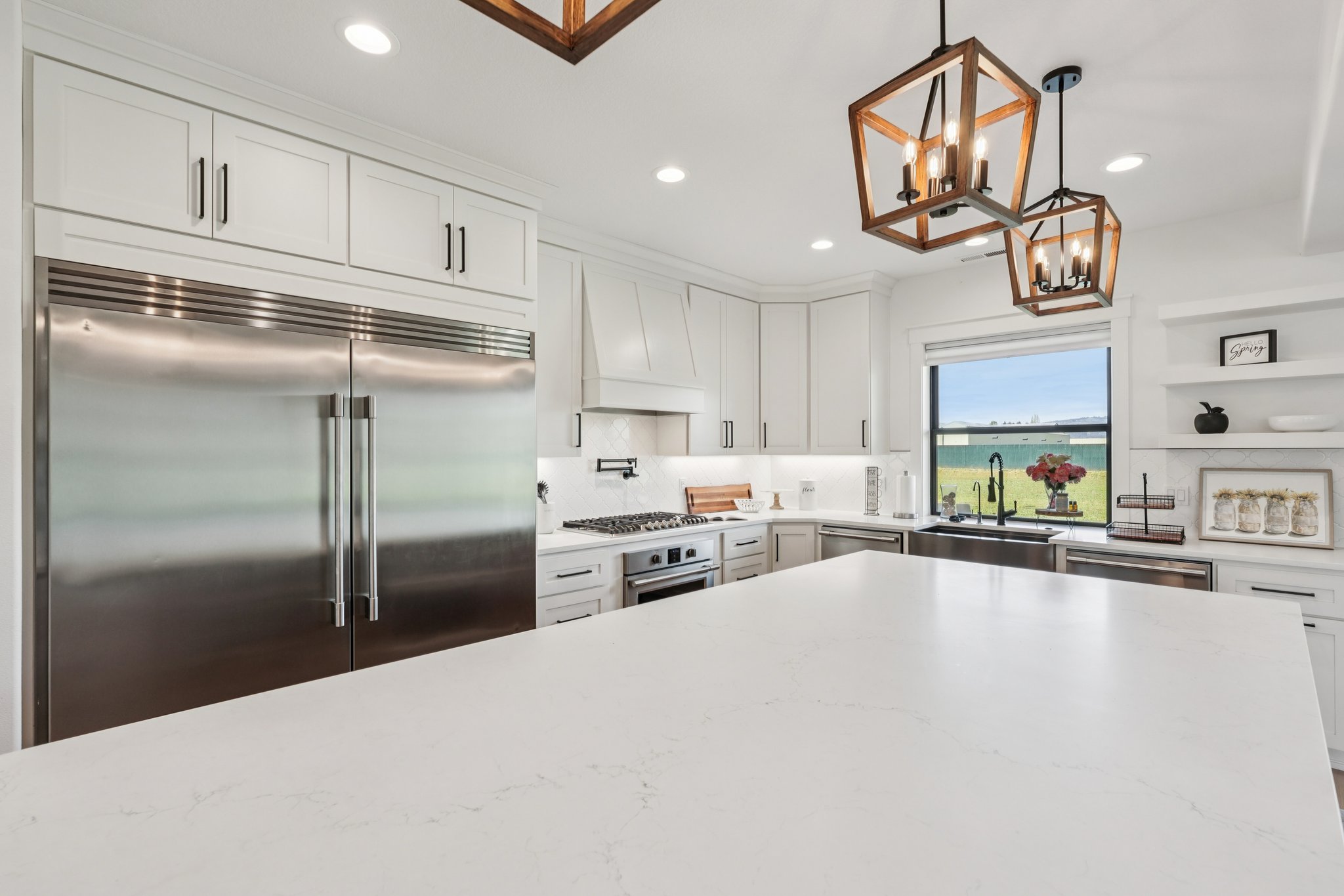 Tulip Ln-S1104-019.jpg