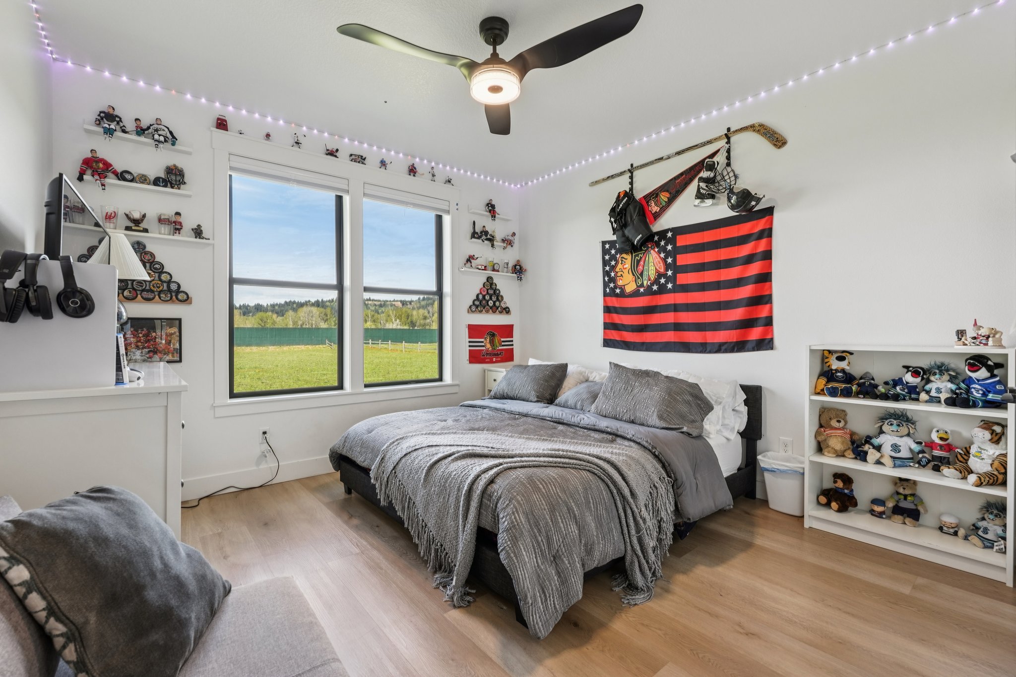 Tulip Ln-S1104-026.jpg