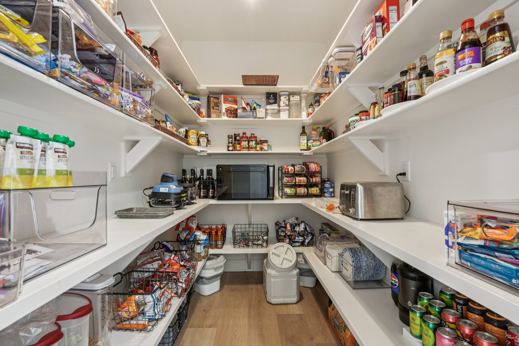 Tulip Ln-S1104-037.jpg