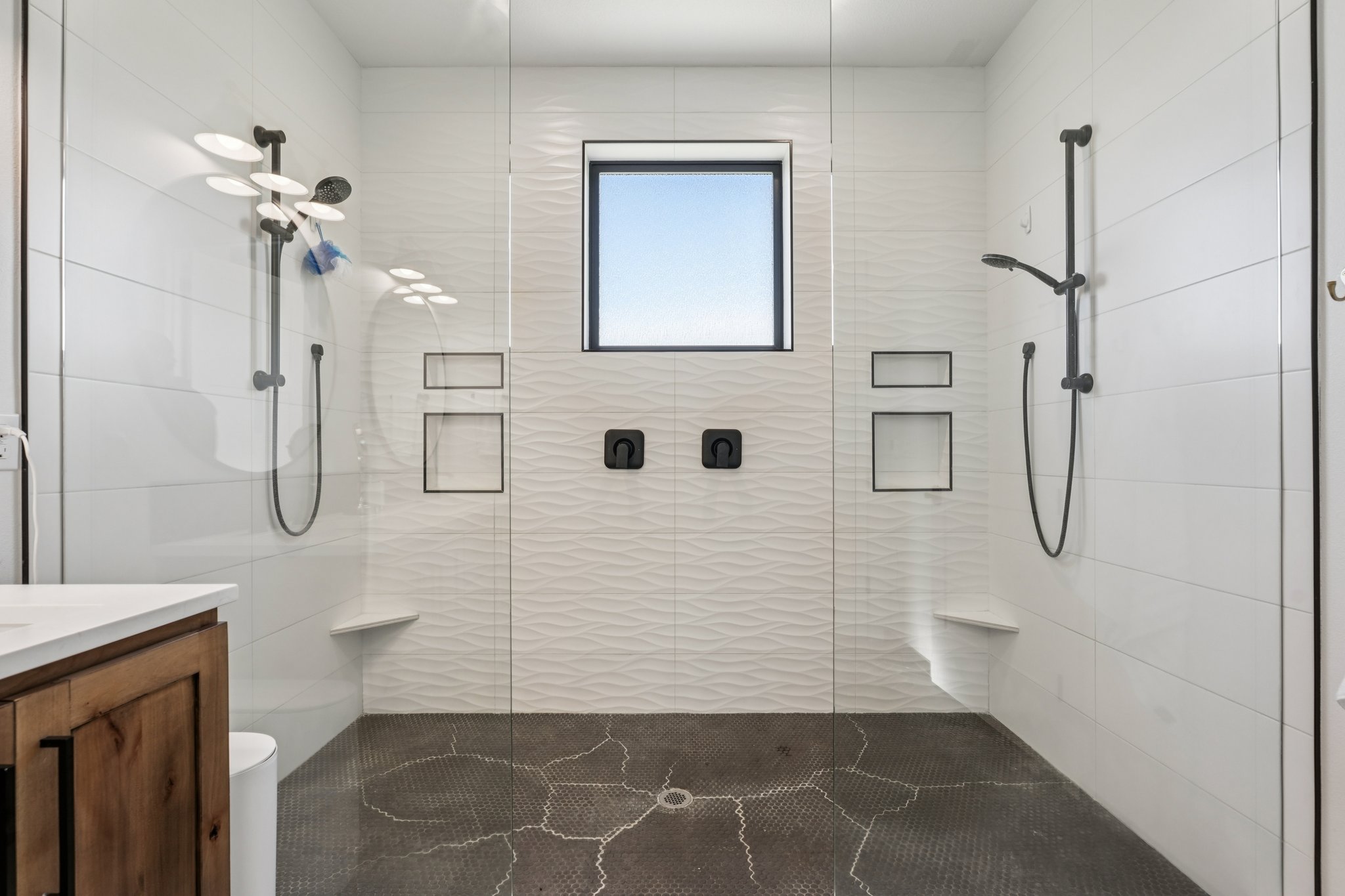 Tulip Ln-S1104-046.jpg