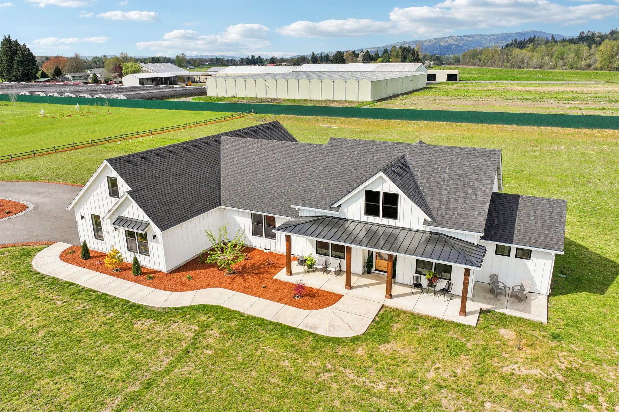 Tulip Ln-S1104-021 (2).jpg