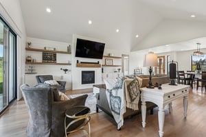 Tulip Ln-S1104-013.jpg