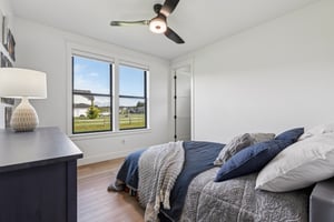 Tulip Ln-S1104-029.jpg