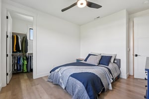 Tulip Ln-S1104-030.jpg