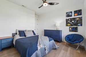 Tulip Ln-S1104-031.jpg