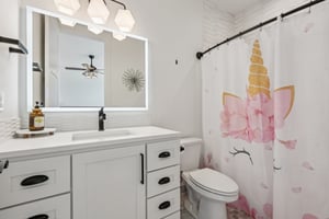 Tulip Ln-S1104-034.jpg