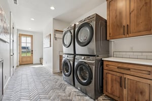 Tulip Ln-S1104-038.jpg