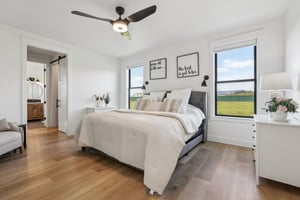 Tulip Ln-S1104-040.jpg