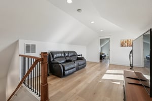 Tulip Ln-S1104-049.jpg