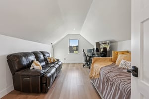 Tulip Ln-S1104-051.jpg